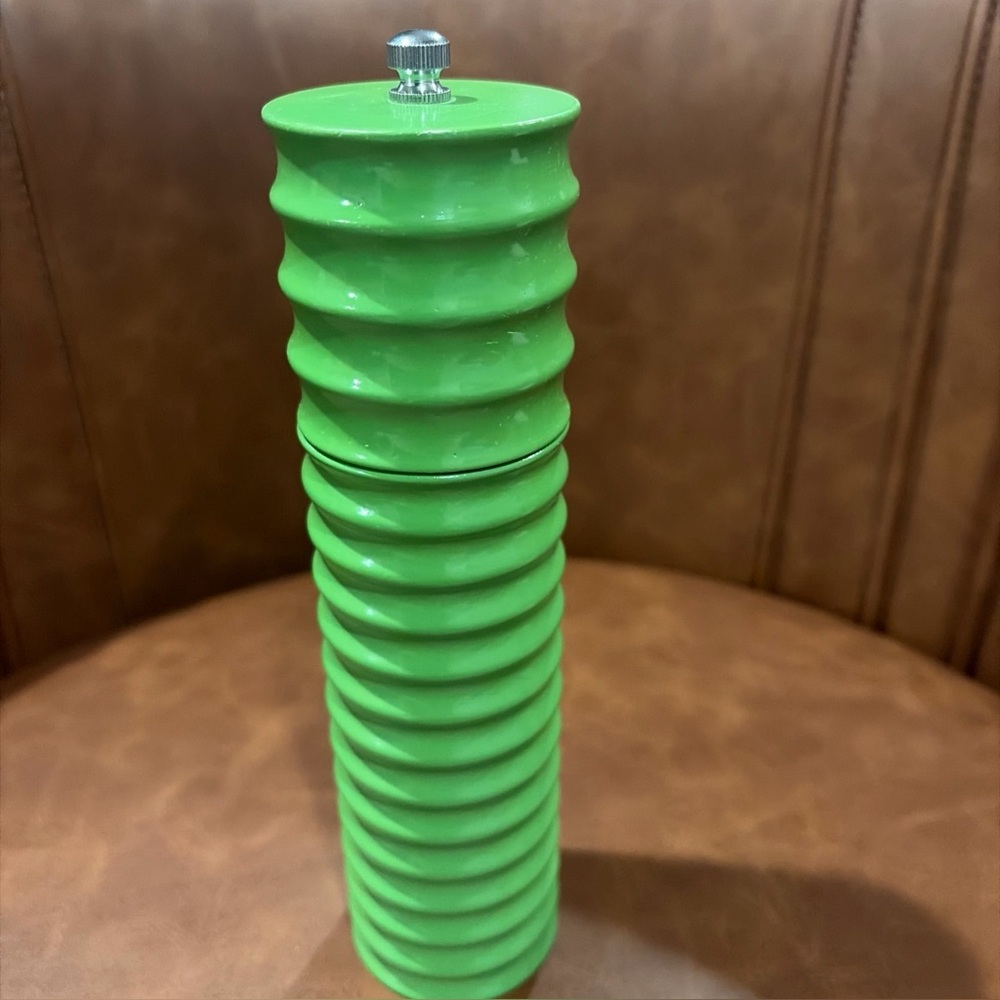 Pepper Mill Grinder Twisted Lacquered Green   Pepper Table top Addison Ross